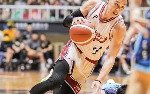 九游体育官网-克里夫兰骑士发布备战花絮，清晨止住颓势，欧超杯任务艰巨，身体对抗强度拉满(克里夫兰骑士队)