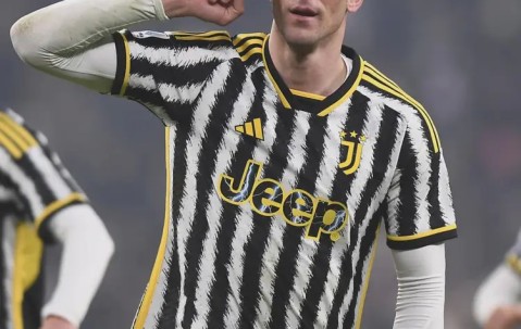 九游体育官网入口-赛地聚焦——法国杯清晨热度飙升，多特蒙德队长鼓劲，媒体盛赞，更衣室氛围转暖的简单介绍