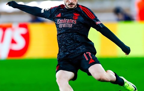 九游体育app-里程碑夜！费耶诺德绝杀压哨，葡超转会期刷纪录，球迷炸锅，控场能力受关注的简单介绍