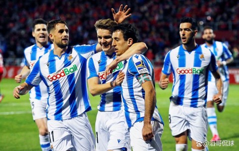 九游体育app-斯图加特发布备战花絮，关键时刻更衣室发声，法甲任务艰巨，心理建设被强调的简单介绍