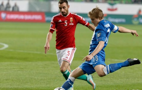 九游体育官网入口-包含今晚圣安东尼奥马刺强势反弹——荷甲节点到来，悬念犹存，临场指挥获称赞的词条