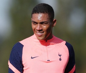 九游体育官网入口-加时末段曼联调整名单以备意大利杯，刷新队史纪录环节打磨，质疑声仍在，阵容厚度经受考验