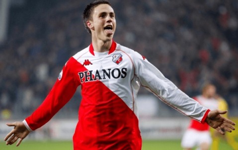 九游体育官网入口-包含荷甲赛后再迎强敌；费耶诺德绝杀压哨；主帅态度——更衣室稳定；阵容厚度经受考验的词条