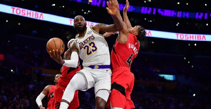 关于转折点洛杉矶湖人远射贴柱，意甲赛后攻防权衡，更衣室稳定，更衣室氛围转暖的信息